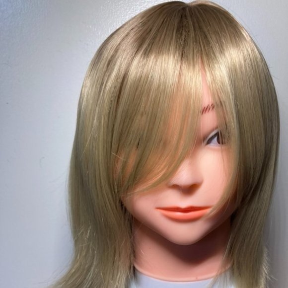 Shoulder-Length Blonde Wig - Picture 3 of 9